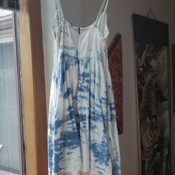 Dress - Picture 3 of 3